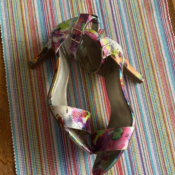 ANA Zita Multi Colored Heels 8 - Picture 3 of 5